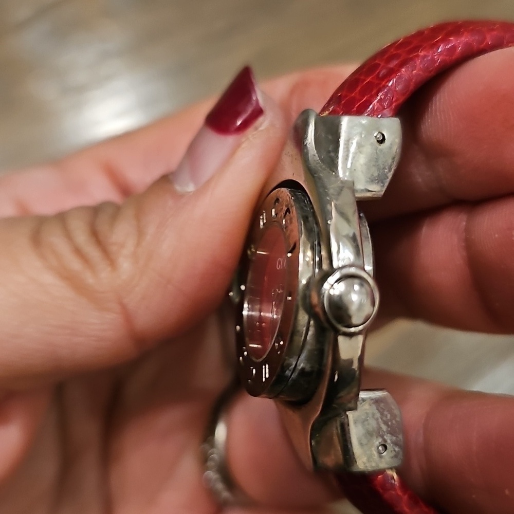 Vintage Gucci Watch - Picture 4 of 8
